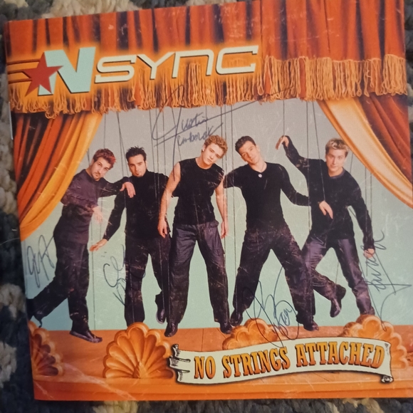 N*SYNC No Strings Attached CD Signed - Picture 2 of 4